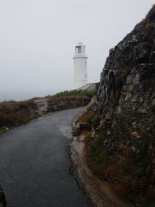 Trevose Head Lighthouse beim Regenwetter.