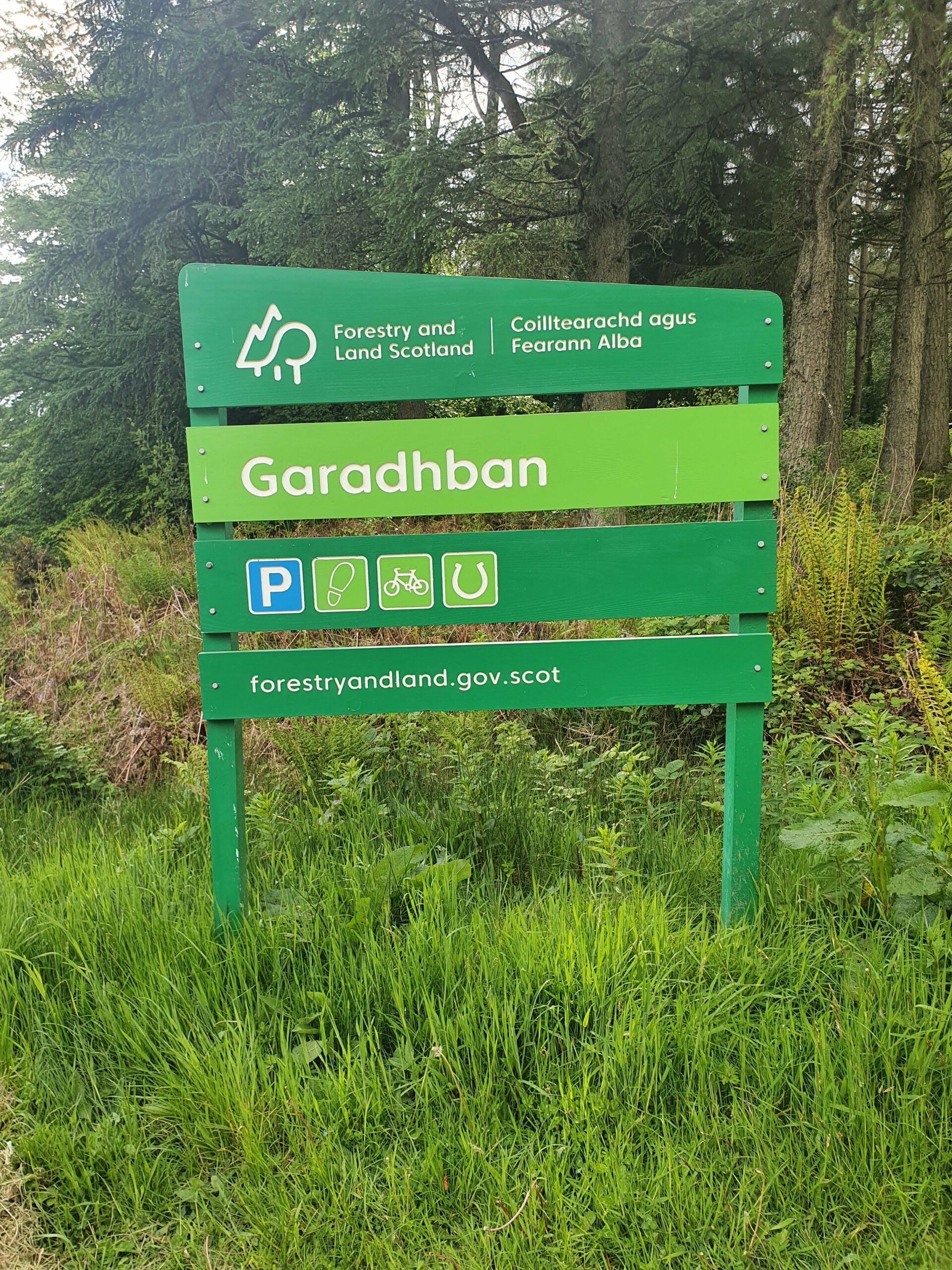 Ortsschild für den Beginn des Garadhban Forest